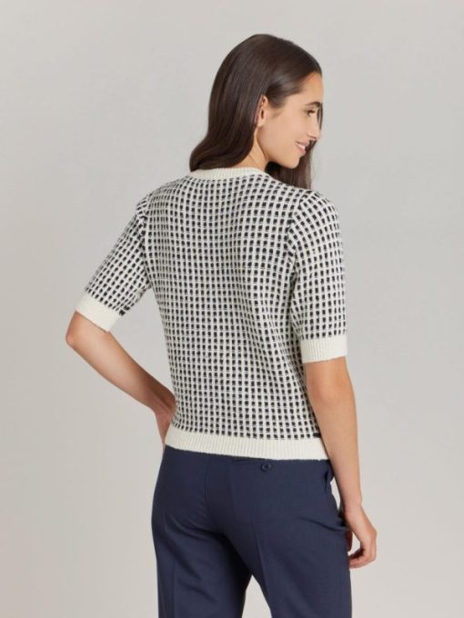 Attireweave.shopd399f33ab9 4